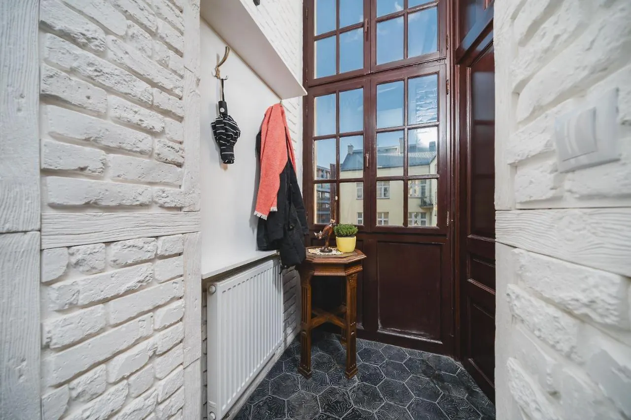 Riverside City Center Apartment With Classic Vibes - By Upstairs Krakow Poland