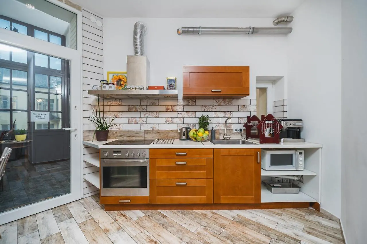 Riverside City Center Apartment With Classic Vibes - By Upstairs Krakow Poland