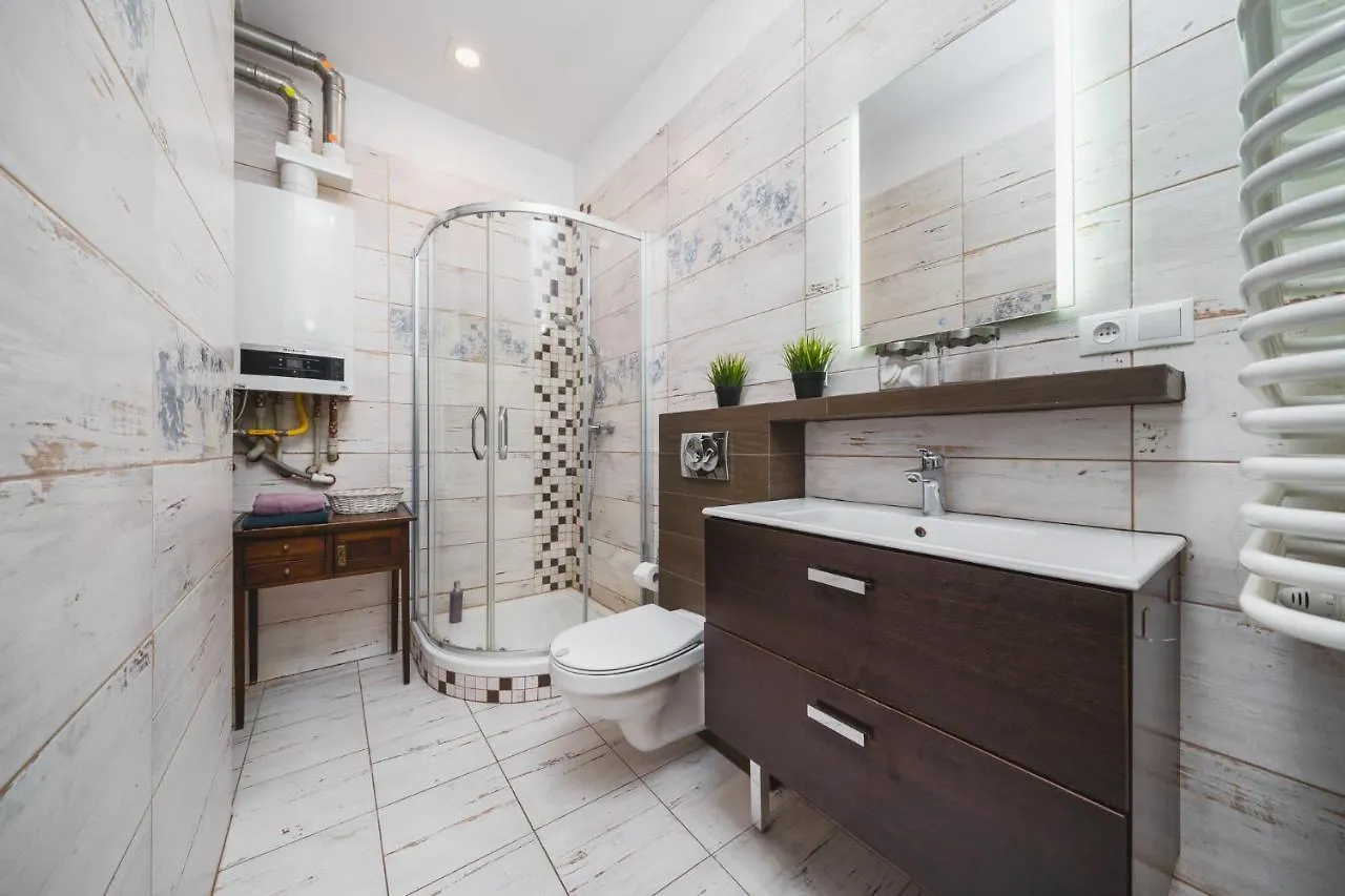 Riverside City Center Apartment With Classic Vibes - By Upstairs Krakow