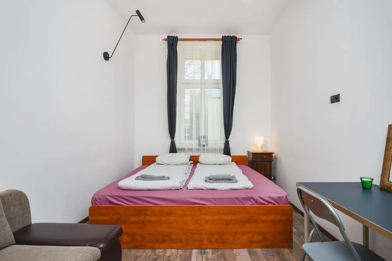 Riverside City Center Apartment With Classic Vibes - By Upstairs Krakow Poland