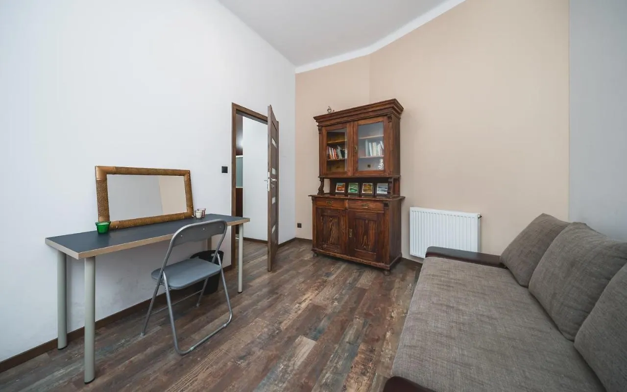 Riverside City Center Apartment With Classic Vibes - By Upstairs Krakow